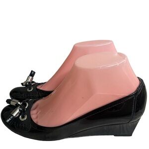 Stuart‎ Weitzman Black Patent  tassel Small Heel Pumps Shoe Size 6.5 EUC